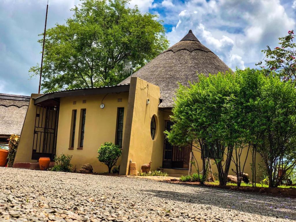 Lesoma Valley Lodge Касане Екстер'єр фото
