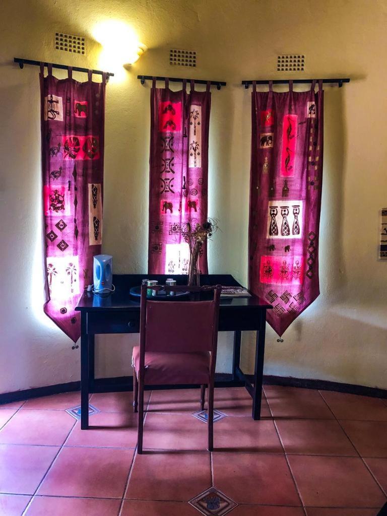 Lesoma Valley Lodge Касане Екстер'єр фото