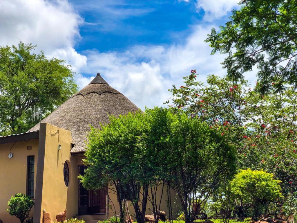 Lesoma Valley Lodge Касане Екстер'єр фото